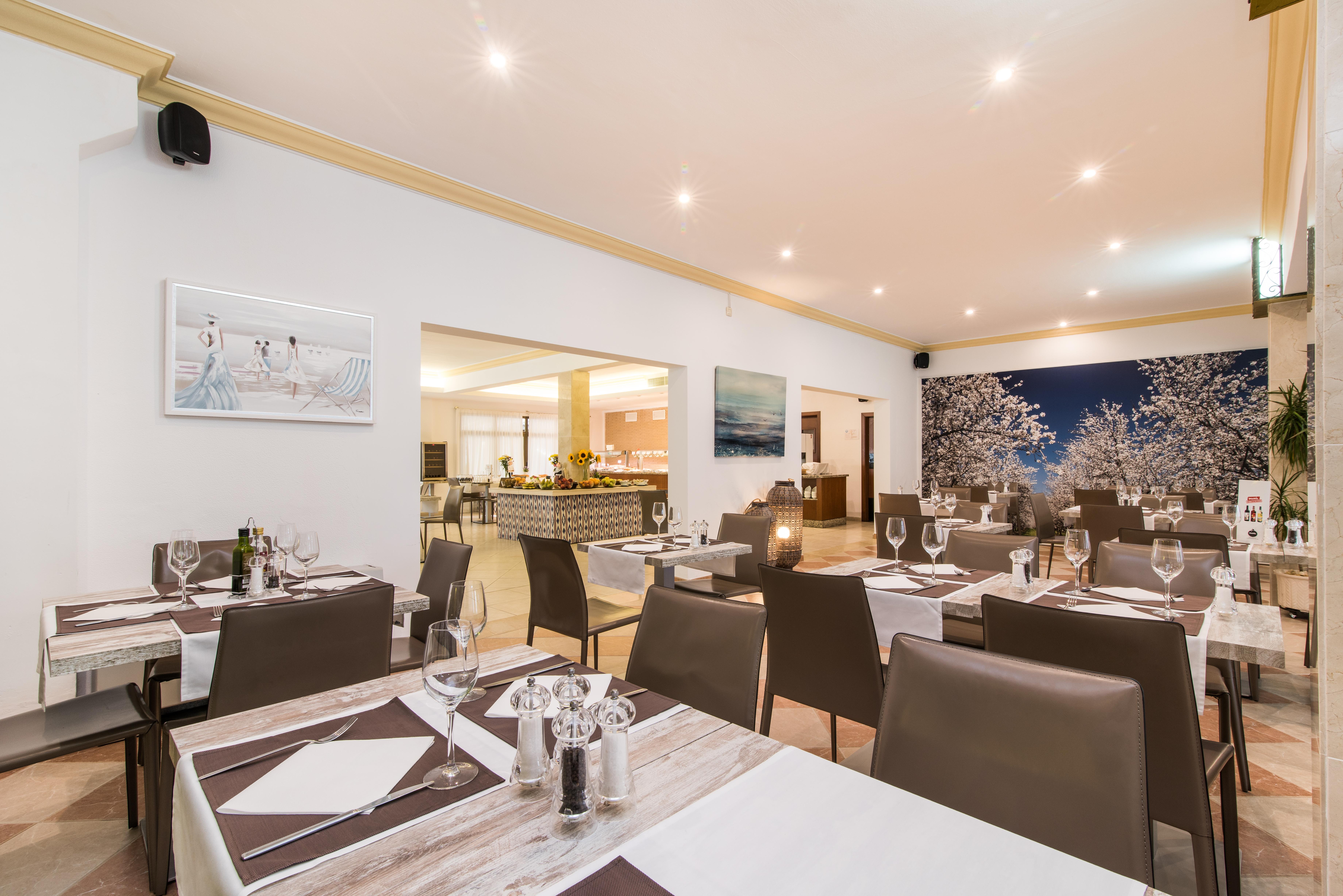 Hotel Baviera كالا راتخاذا المظهر الخارجي الصورة